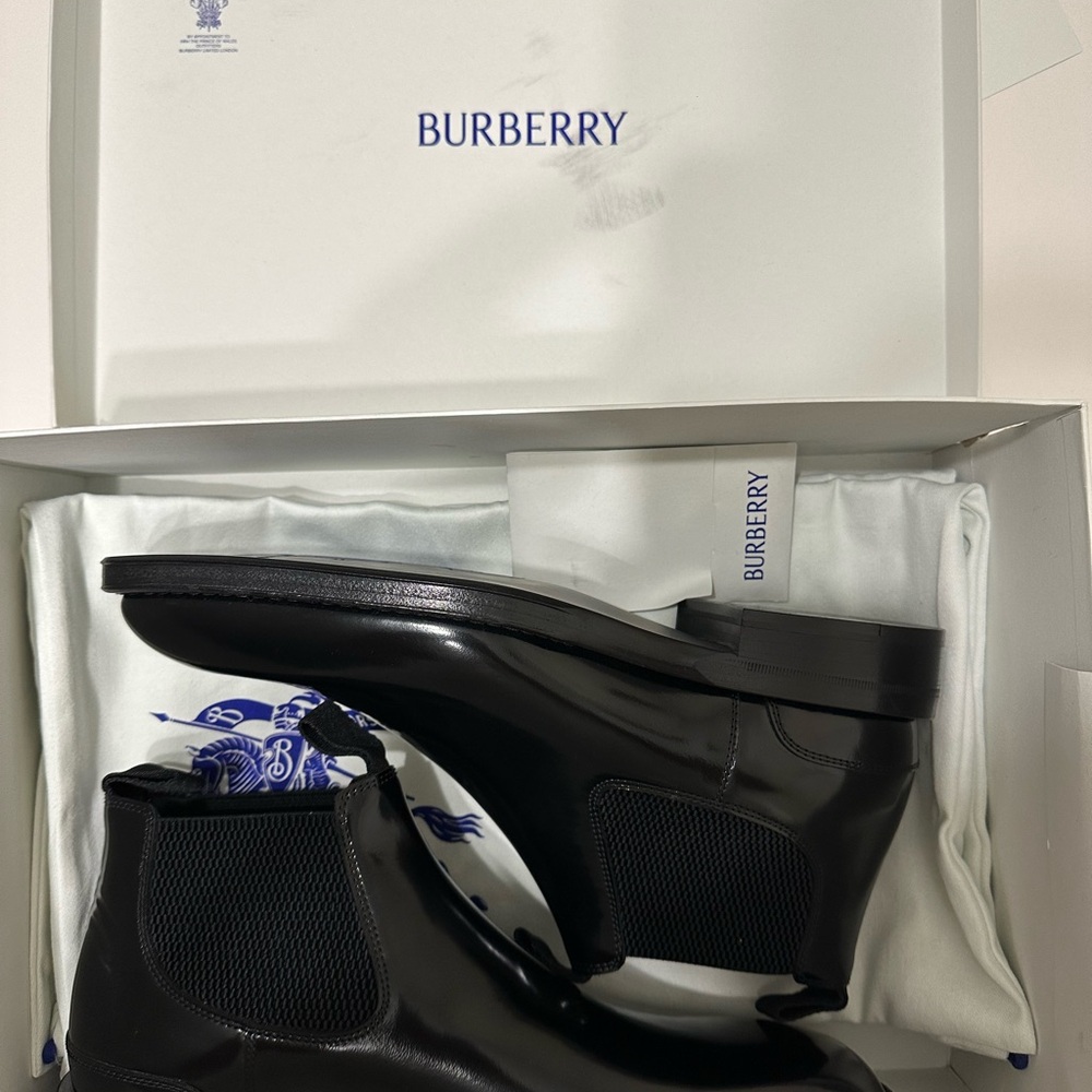 Men's Black Chelsea Boots - Picture 5 of 10